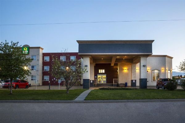 Days Inn & Suites Whitecourt